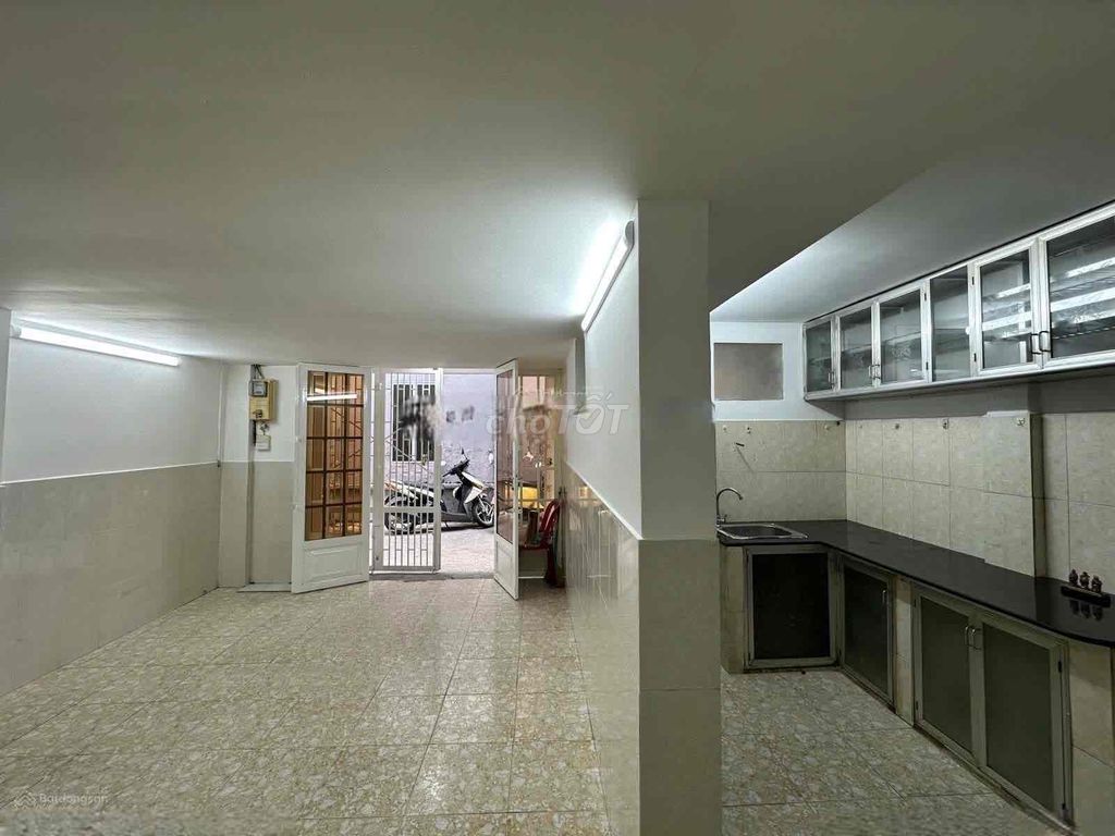 Nice alley. Phan Xích Long. 2 floors. 60 meters. 2 bedrooms at 12.5 million.