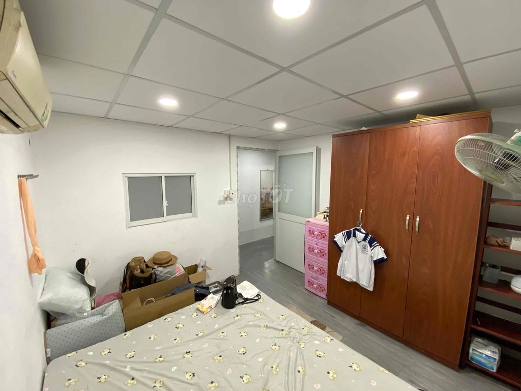 Rents for mbkd + 4 bedrooms 4.3 x28 car 12 meters 9 million a month