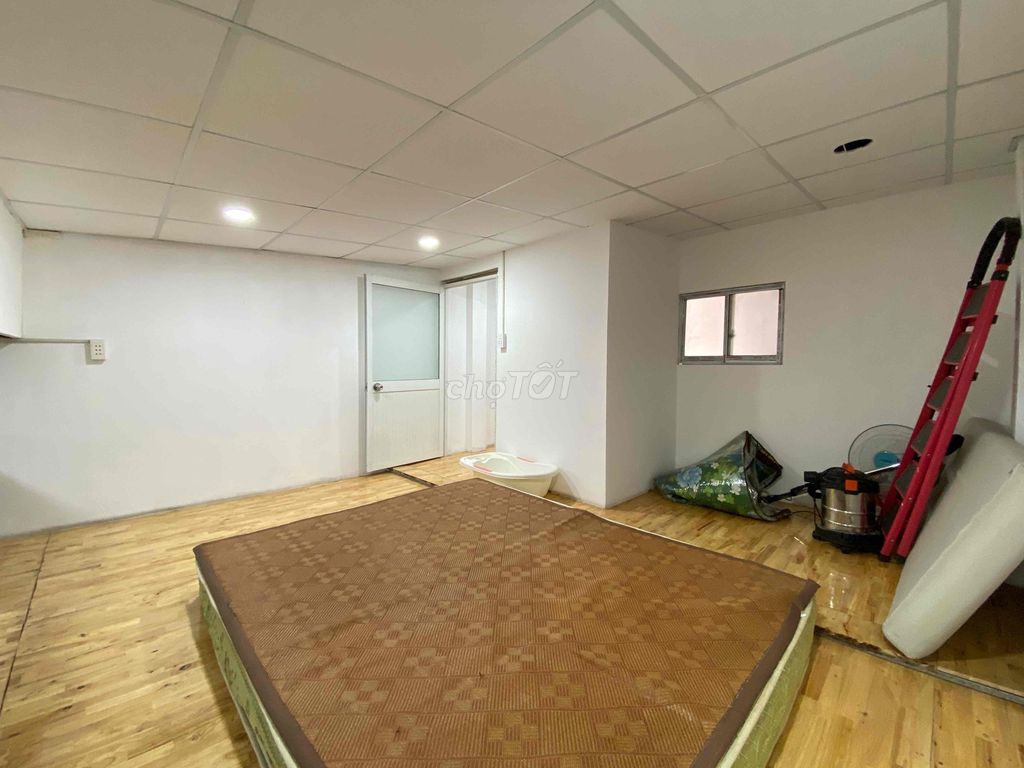 Rents for mbkd + 4 bedrooms 4.3 x28 car 12 meters 9 million a month