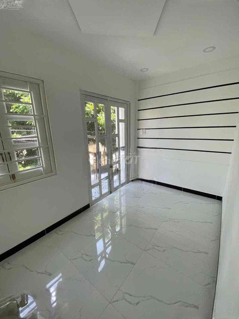 The original house. Video and Photos 100%. Lê Quang Định. B. Happy