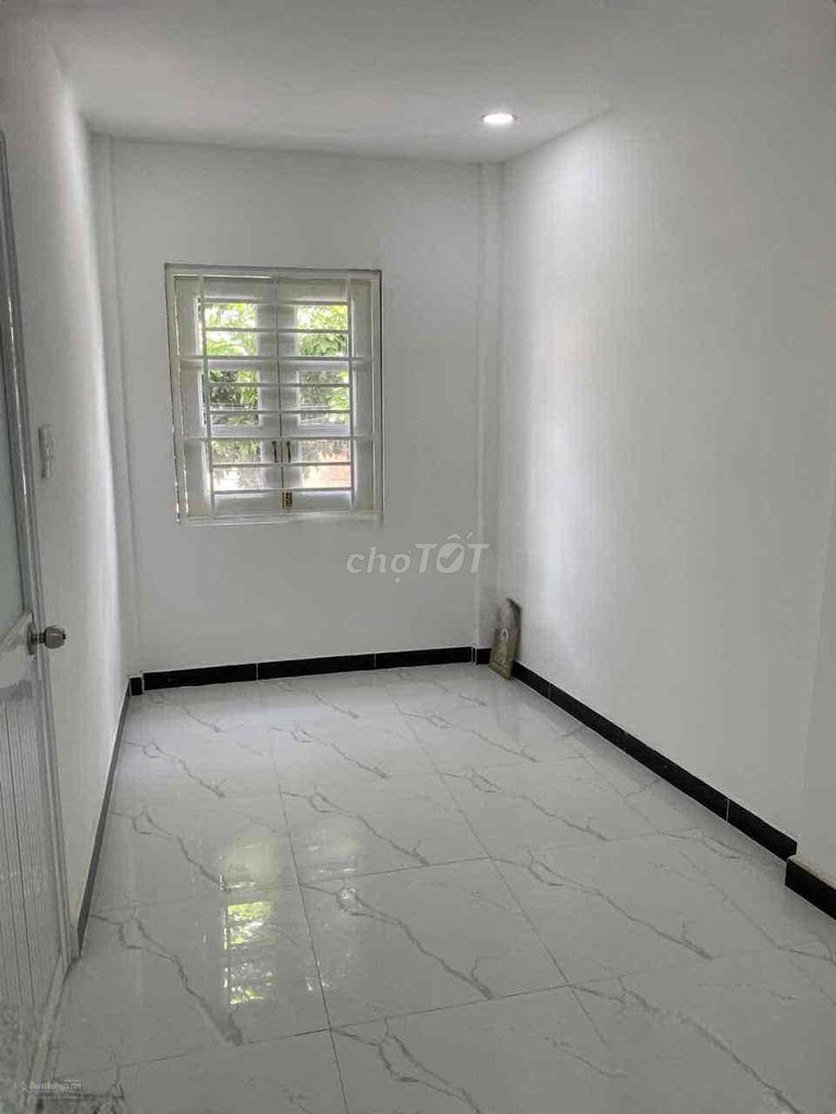 The original house. Video and Photos 100%. Lê Quang Định. B. Happy