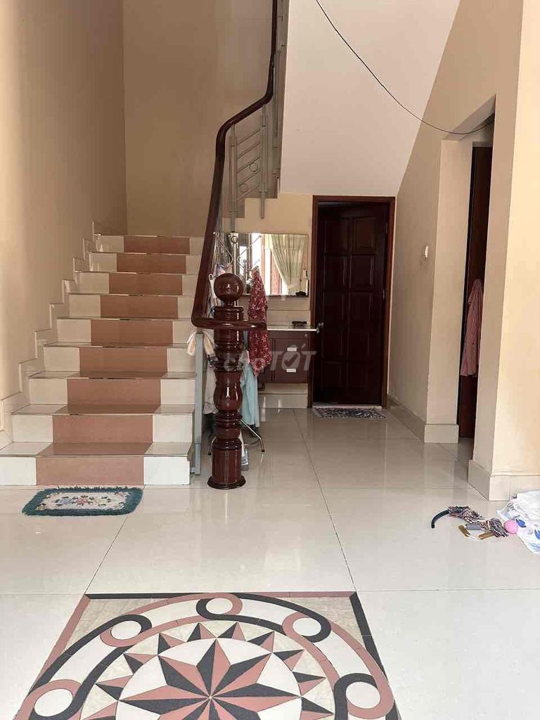 villa 11 x 20 - opposite the park of the Tên Lửa-45 million.