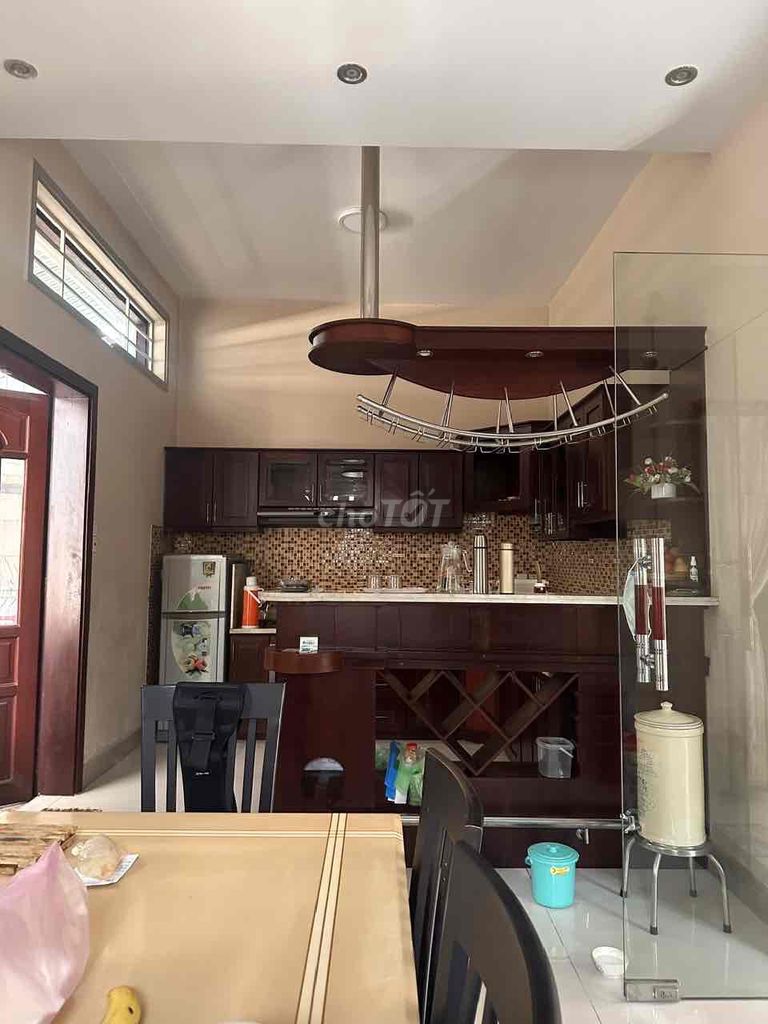 villa 11 x 20 - opposite the park of the Tên Lửa-45 million.