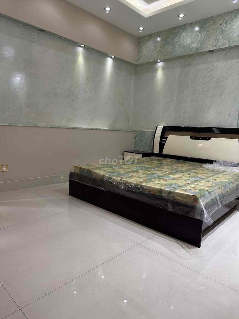 villa 11 x 20 - opposite the park of the Tên Lửa-45 million.