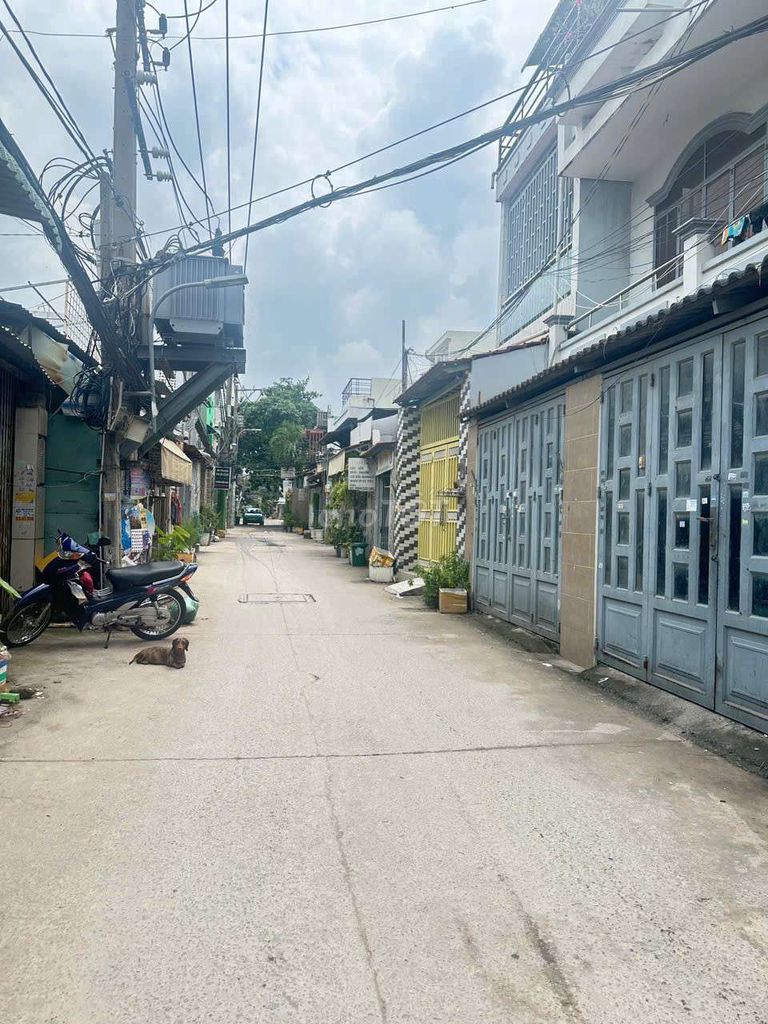 Rent a 6-foot alley block of Fang Hung. area 4 x16 at 8xeu. There are two bedrooms. Two bathrooms.