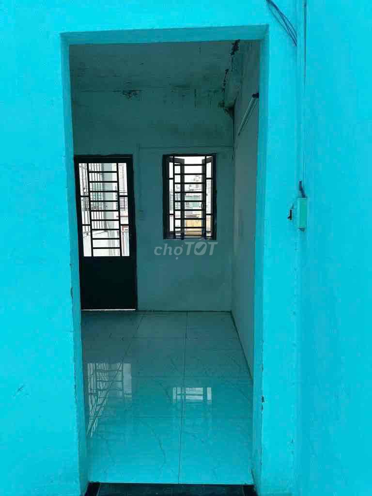 Rent 12 million a month. Hoàng Hoa Thám Alley, P. Family