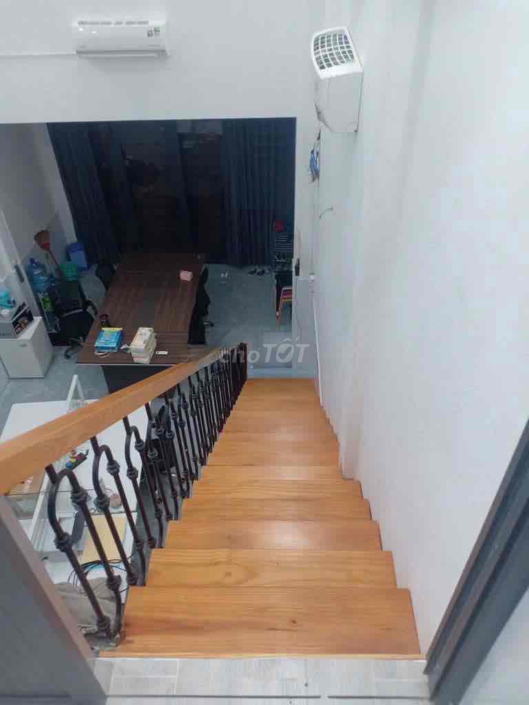 Rent 23 million a month, Tân Cảng Alley, P. FOR THE FAIRAL ENCY 90 m2
