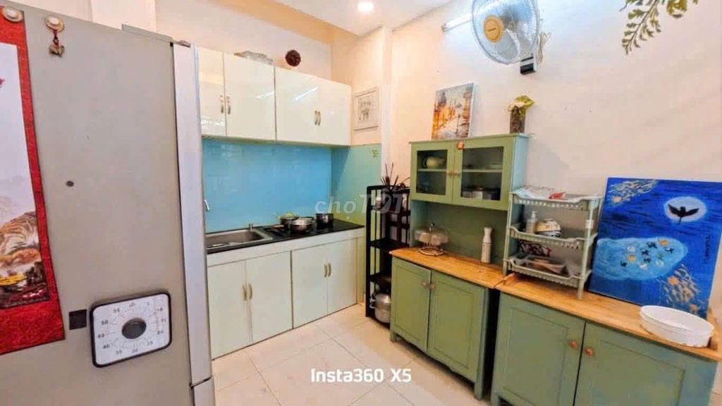 Nguyễn Duy-16 million a month, three bedrooms -- multi-disciplinary business.