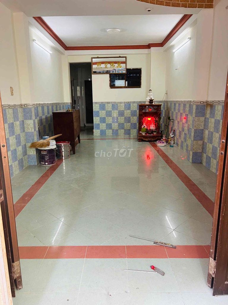 Home renter for 1 Xóm Đất District 11 area x10 meters, 5 floors rent 17 million a month