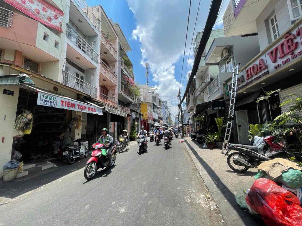 Home renter for 1 Xóm Đất District 11 area x10 meters, 5 floors rent 17 million a month