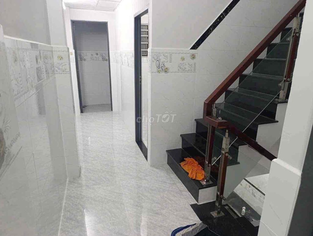 Rent a new house. Tân Thới Hiệp 21 12th District. 1 3rd floor. 2 bedrooms.
