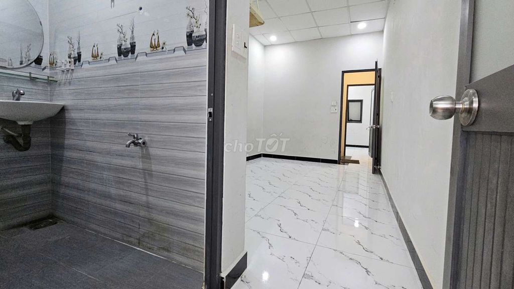 Three bedrooms, three bedrooms, full interior toilets. District 3