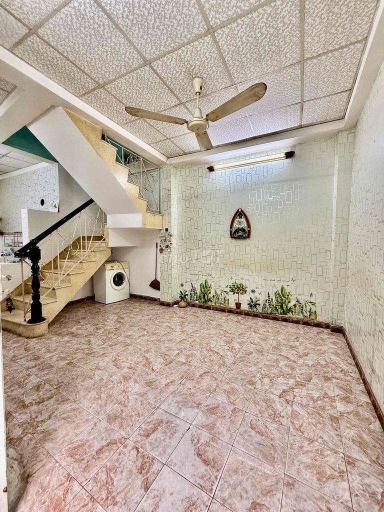 Two rooms, two toilets, only 3.5 million.