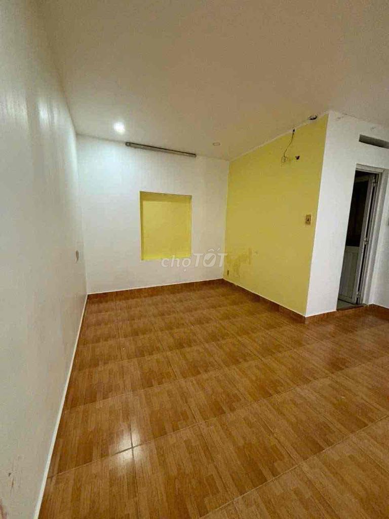 Rent four meters x 15 meters has two bedrooms, two toilets, four-meter alleyway.