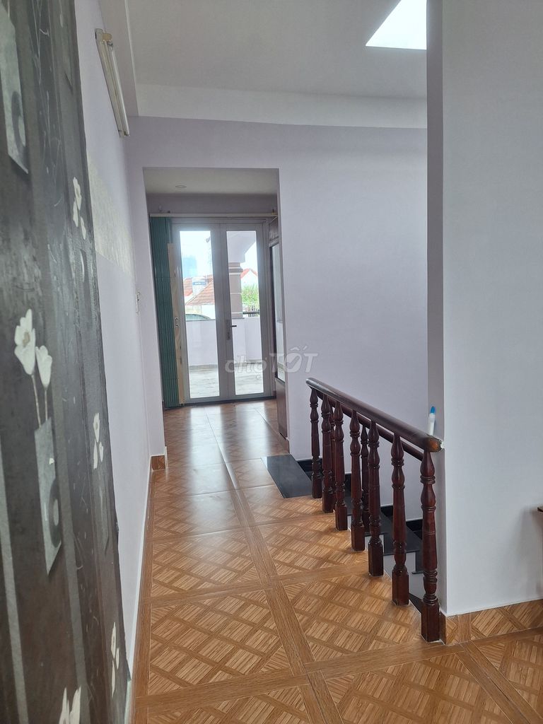 Rented house, fresh from paint, fresh from curtains!
