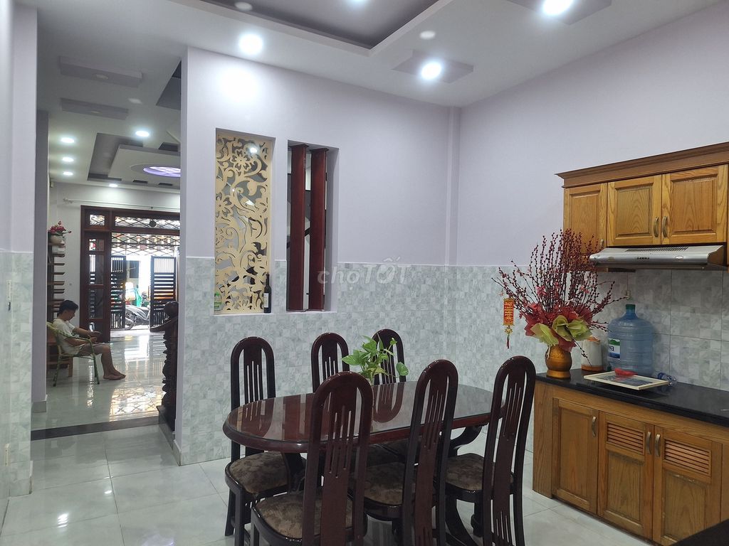 Rented house, fresh from paint, fresh from curtains!