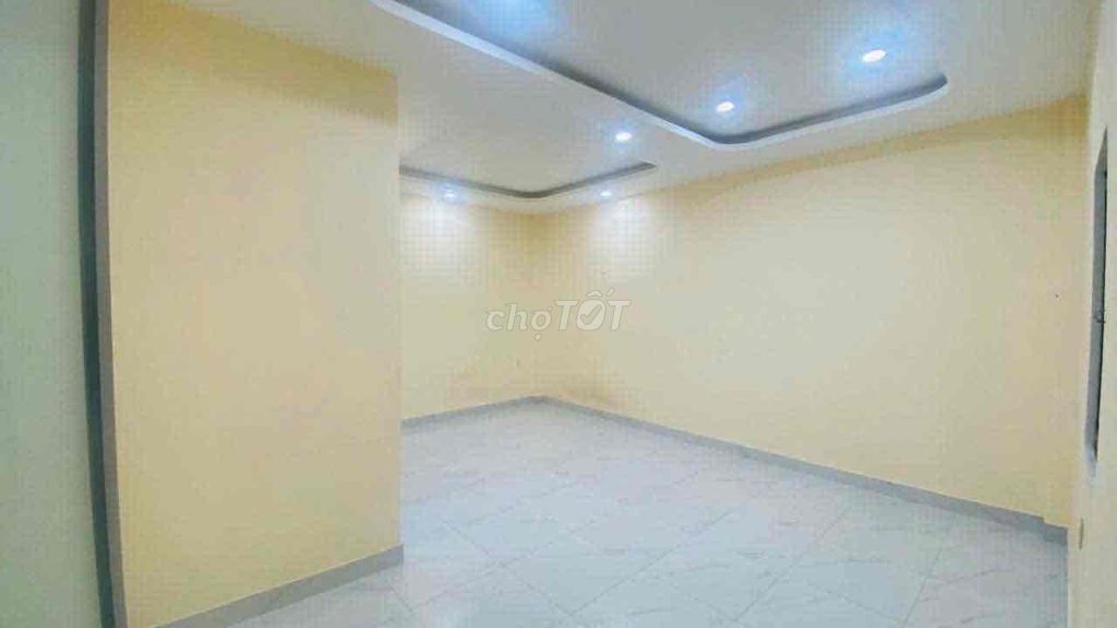 Rent 8 x 12 meters near the maritime market - Hóc Môn costs -6 million/207