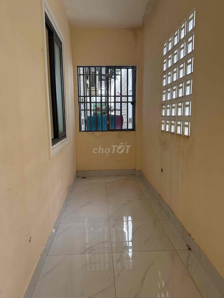 Rent 8 x 12 meters near the maritime market - Hóc Môn costs -6 million/207