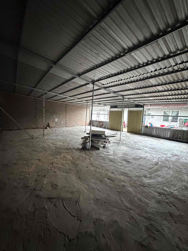 Rent the warehouse plus the shed 160 meters cheap