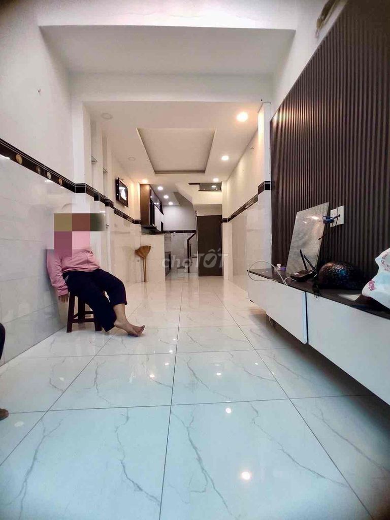 Nice house, 11 million ok, 1 M 2th floor, 2 P. I'll sleep in three bathrooms.