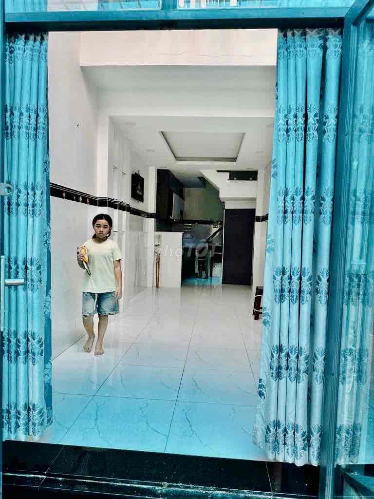 Nice house, 11 million ok, 1 M 2th floor, 2 P. I'll sleep in three bathrooms.