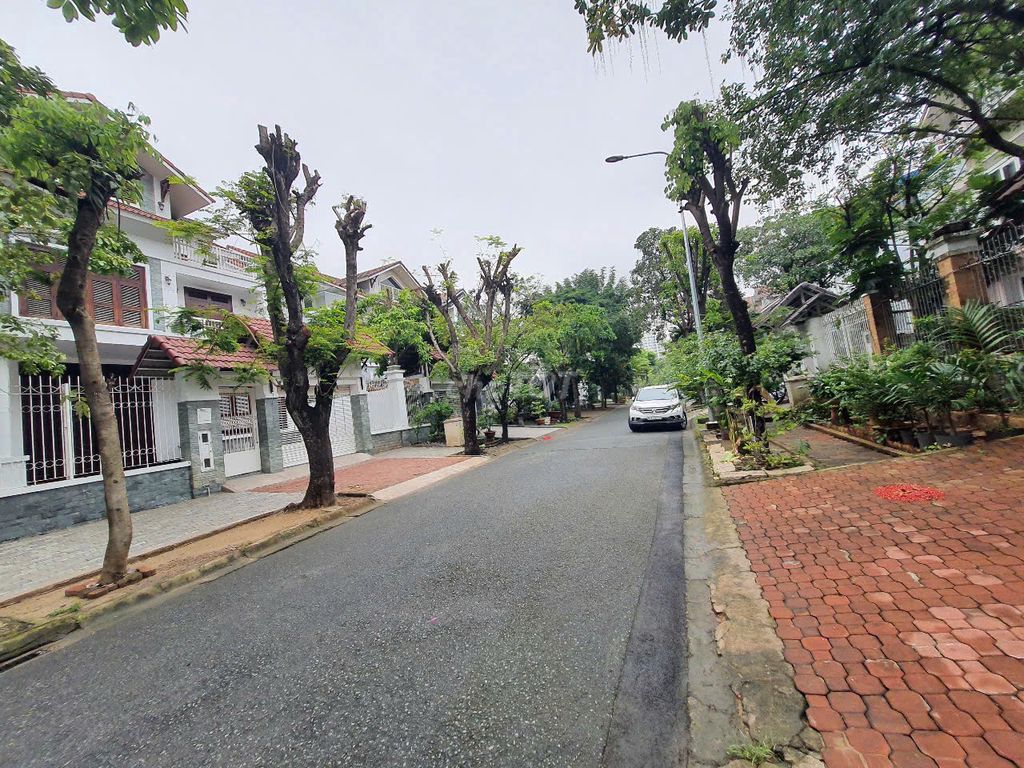 South Fuji 7 villas for rent-security, 24 hours security.