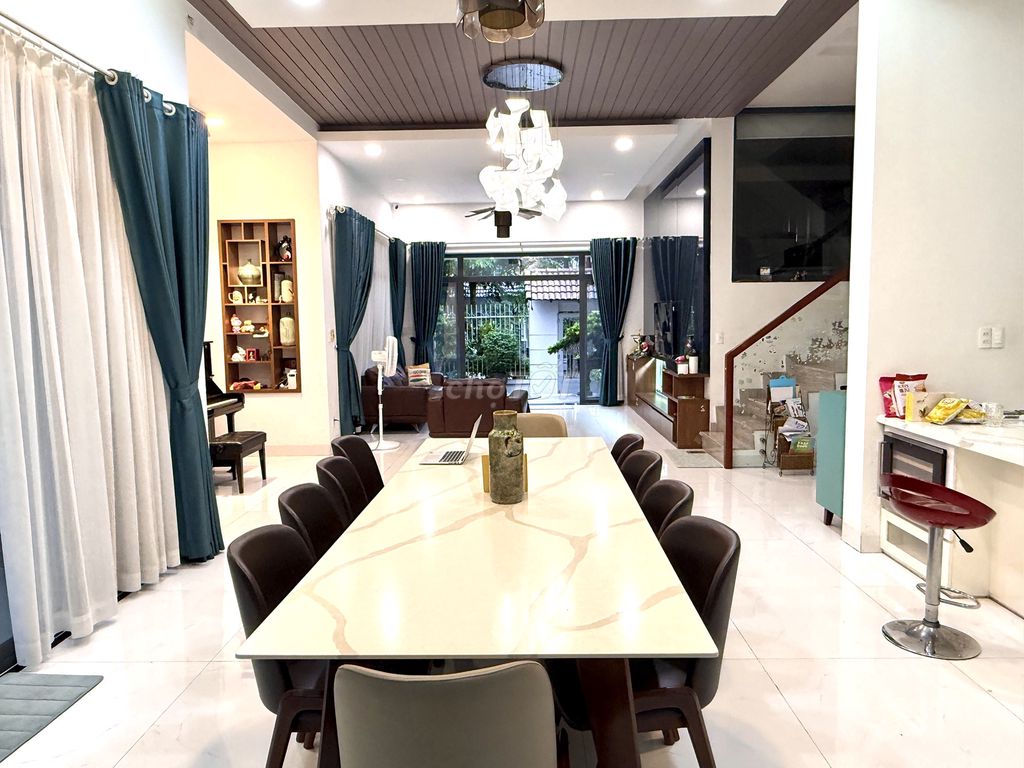 South Fuji 7 villas for rent-security, 24 hours security.