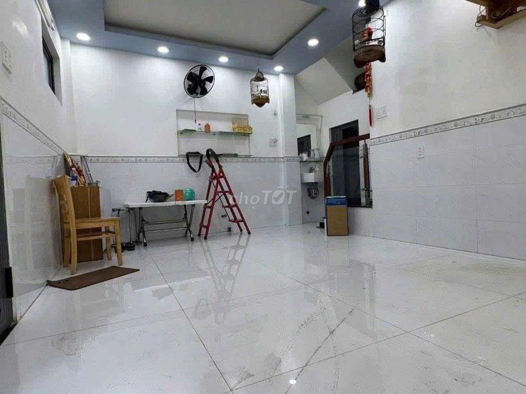 [Matts] 6 x 5 meters 1 .m. 2nd floor bedroom
