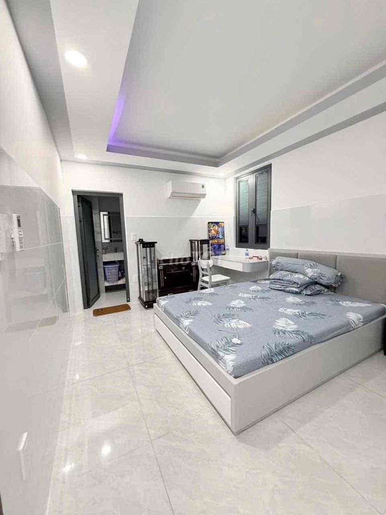 Renting a house. 6 x 20 - 4 floors 7 rooms at 42 million.