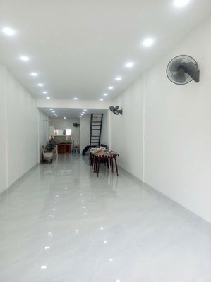 Rent the entire second-story house - Trần Hưng Đạo cash, District 1.
