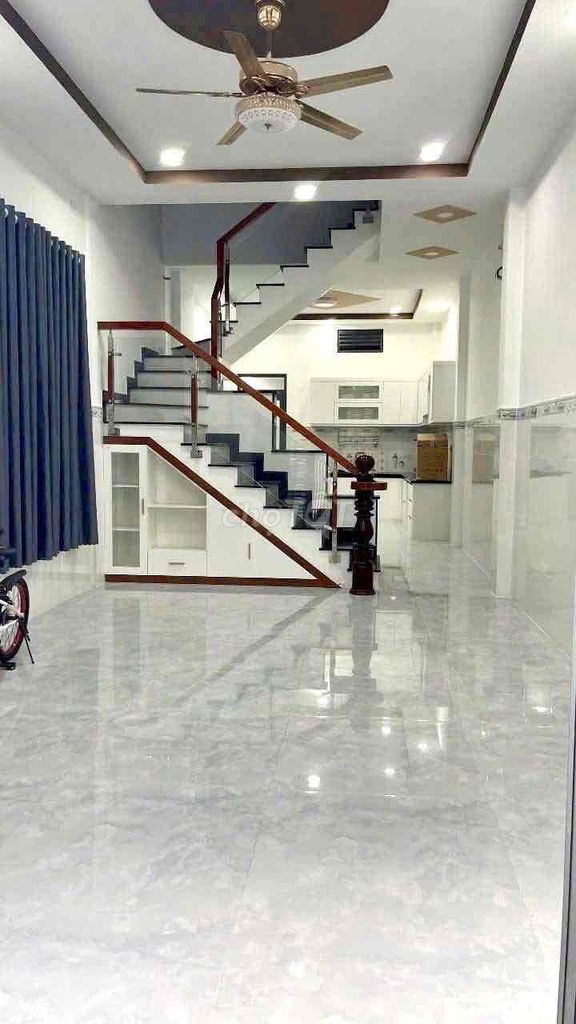 The Dương Quảng Hàm 3rd car alleyhouse 4th floor bedroom 5 toilets have 18 million cabinets.