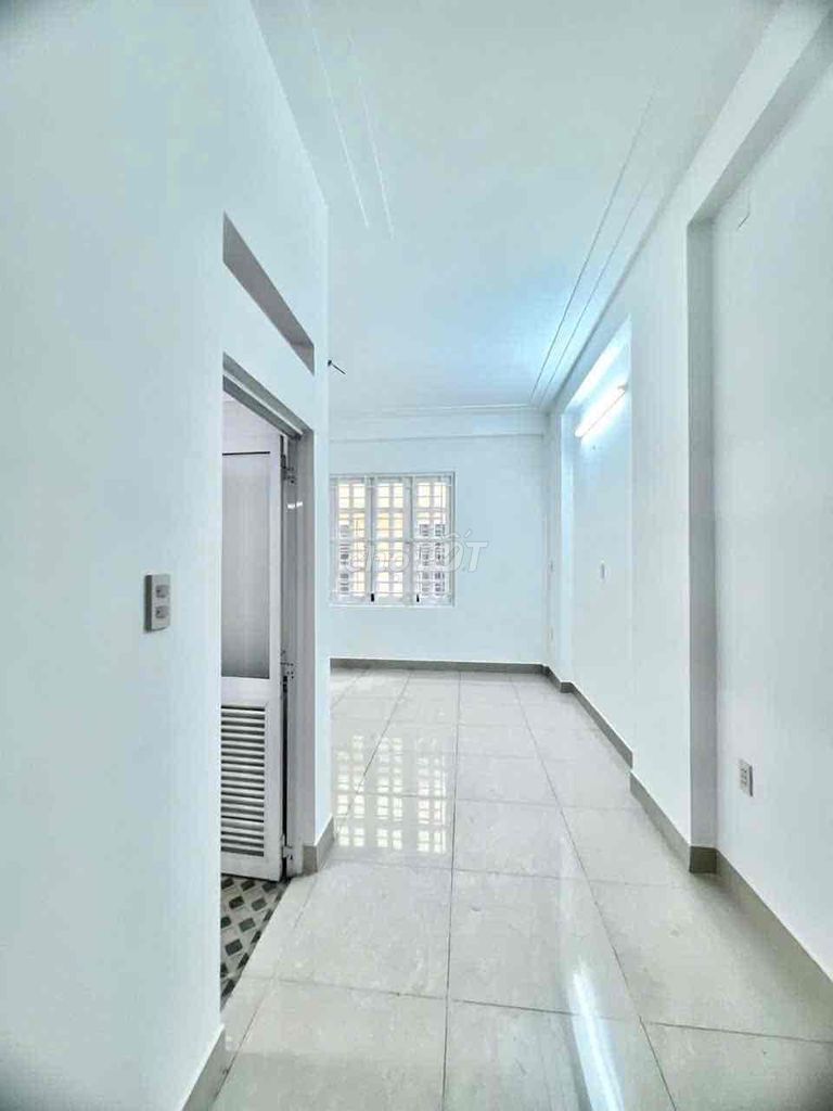 Rent a nice, flat house with Tên Lửa. BINN.