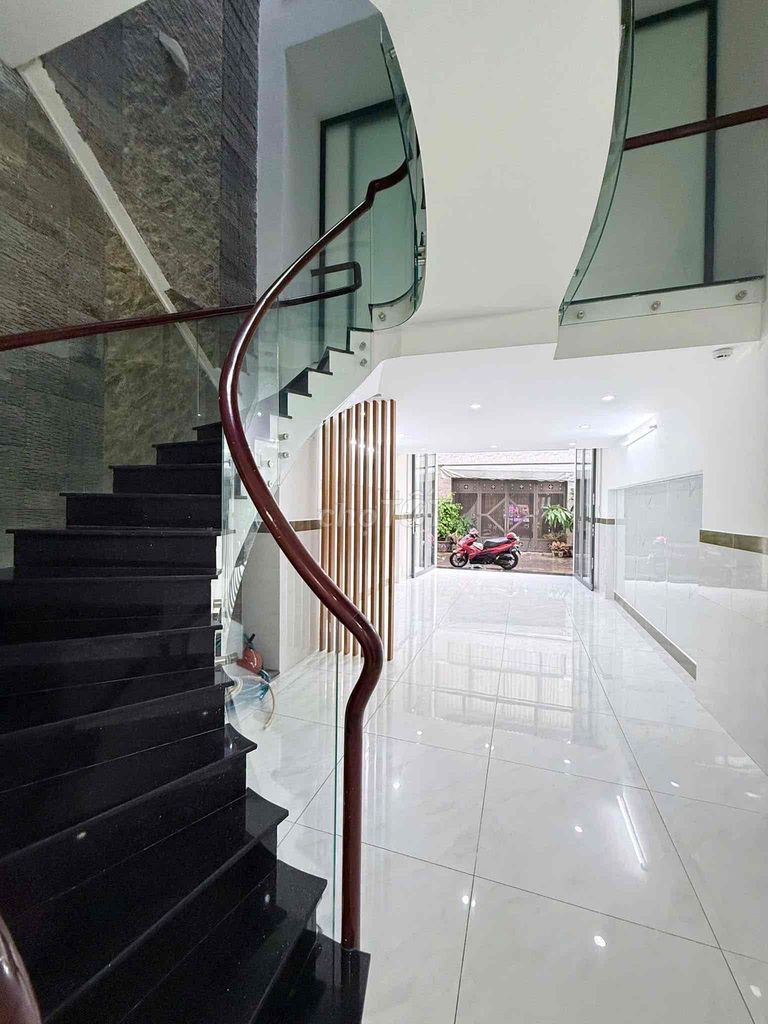 25 million-4 x20 M-3 floor-5 bedrooms sleep in house 6 M through Bình Tân