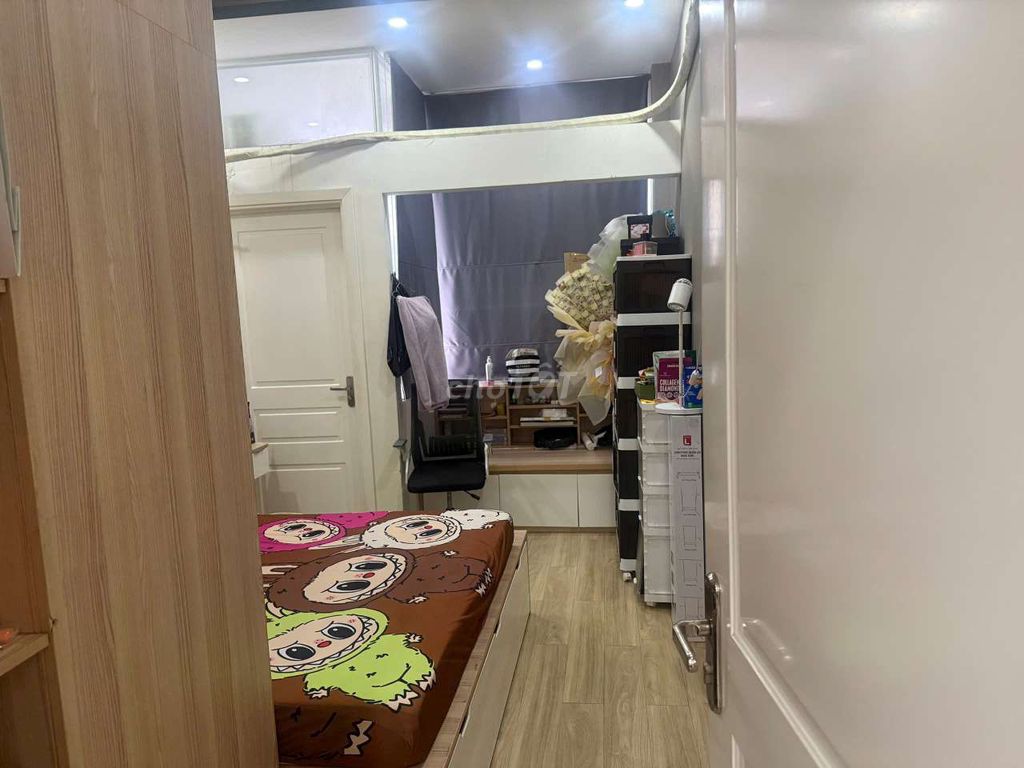 Renting the entire building 20 letters of Hoàng Diệu, District 4