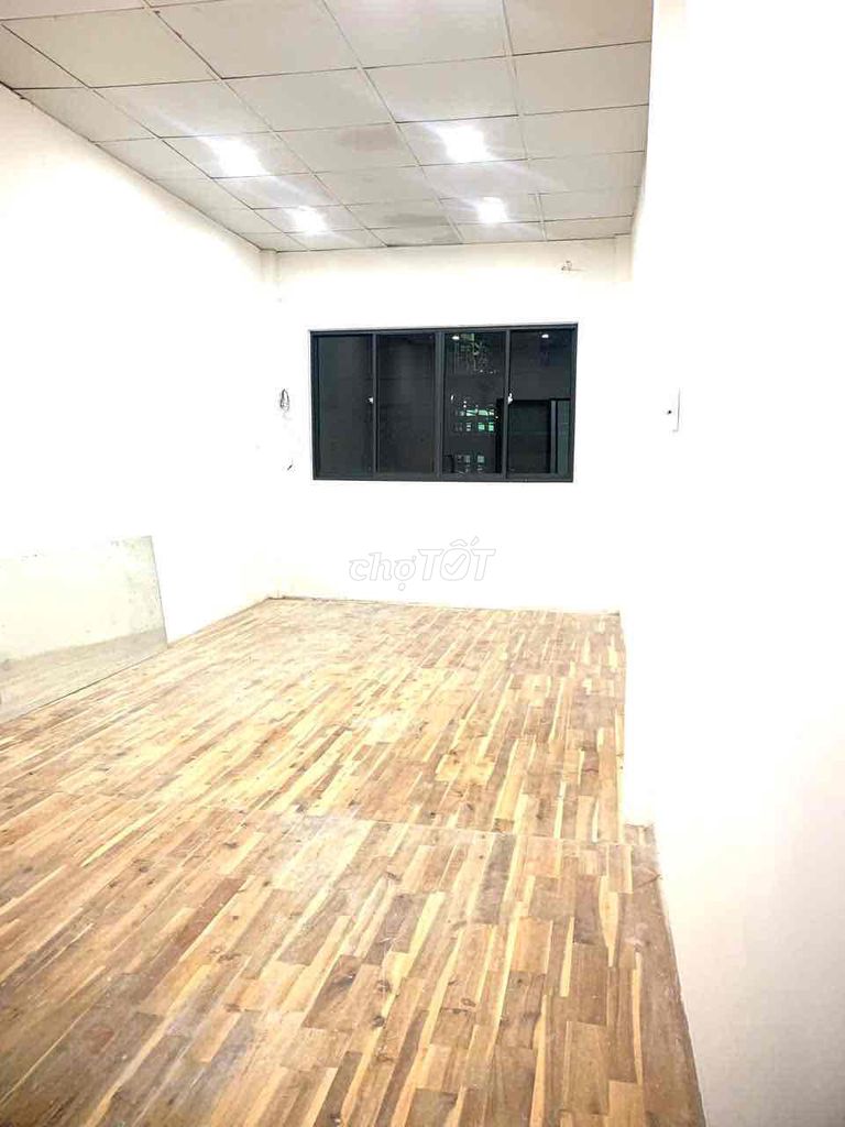Rented the main house. Âu Dương Lân.3 bedrooms.