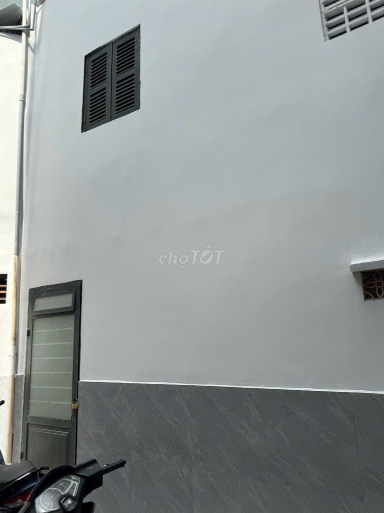 Only 14 million close to him, hex 3-1. 86 M2 - 2 bedrooms with a full-powered back door.