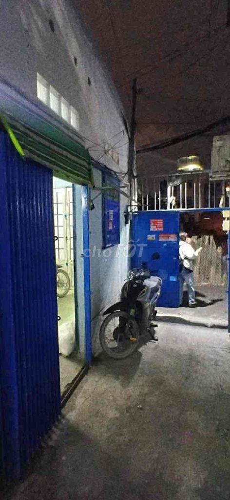 Rent 4 x 8. Quang Trung line