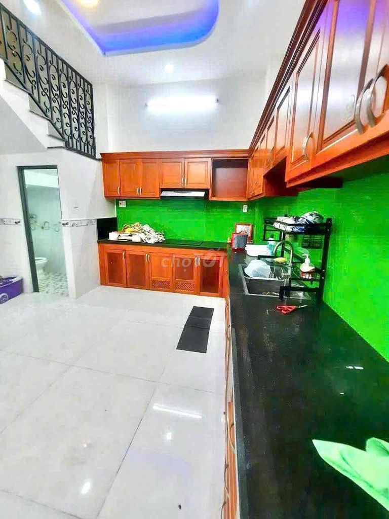 To rent the whole house. Lê Đình Cẩn Street. Near the missile zone. bt