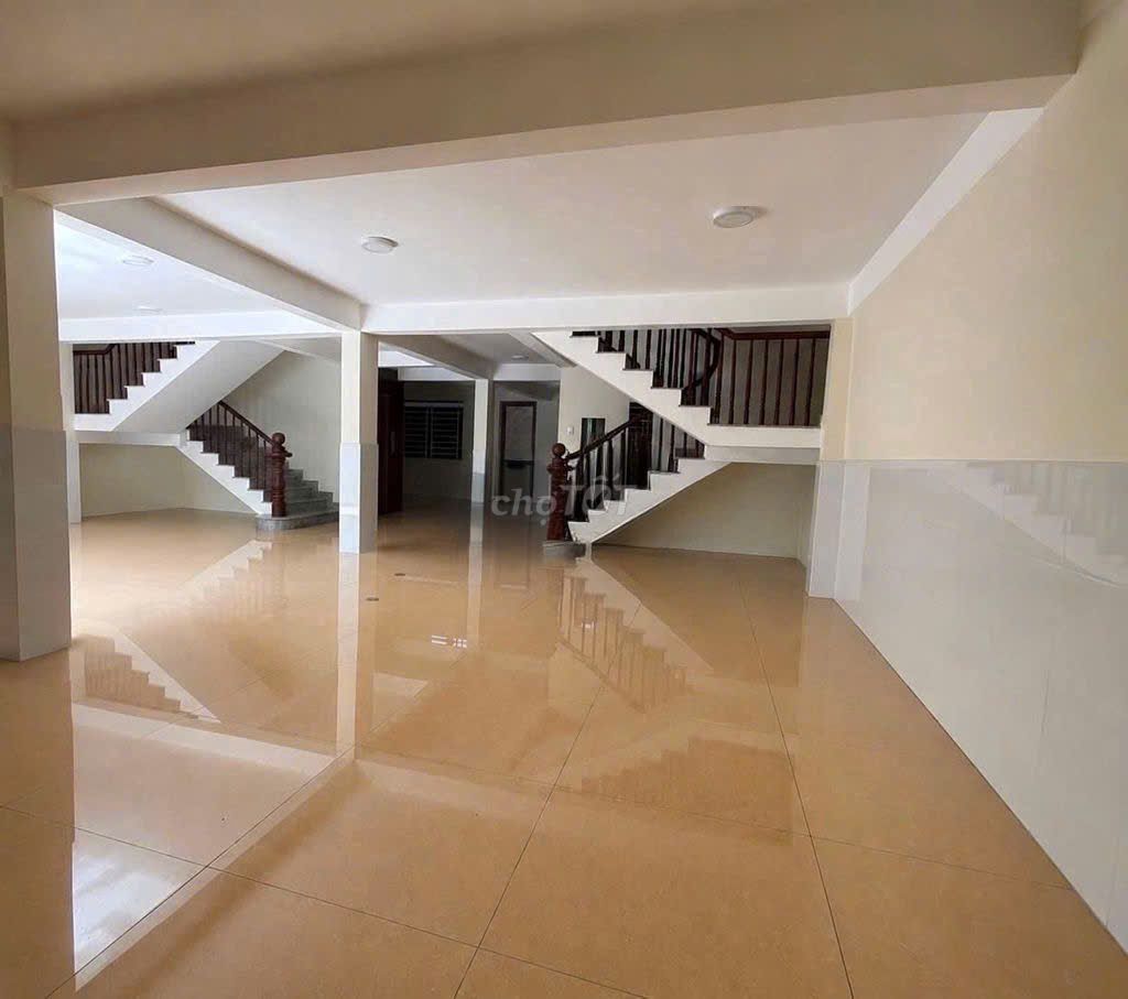 Rent a Hoàng Diệu 2 Thủ Đức cash house 10 x22 m 4 floors