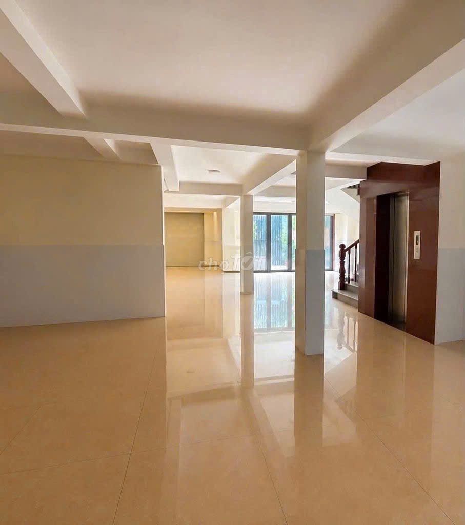 Rent a Hoàng Diệu 2 Thủ Đức cash house 10 x22 m 4 floors