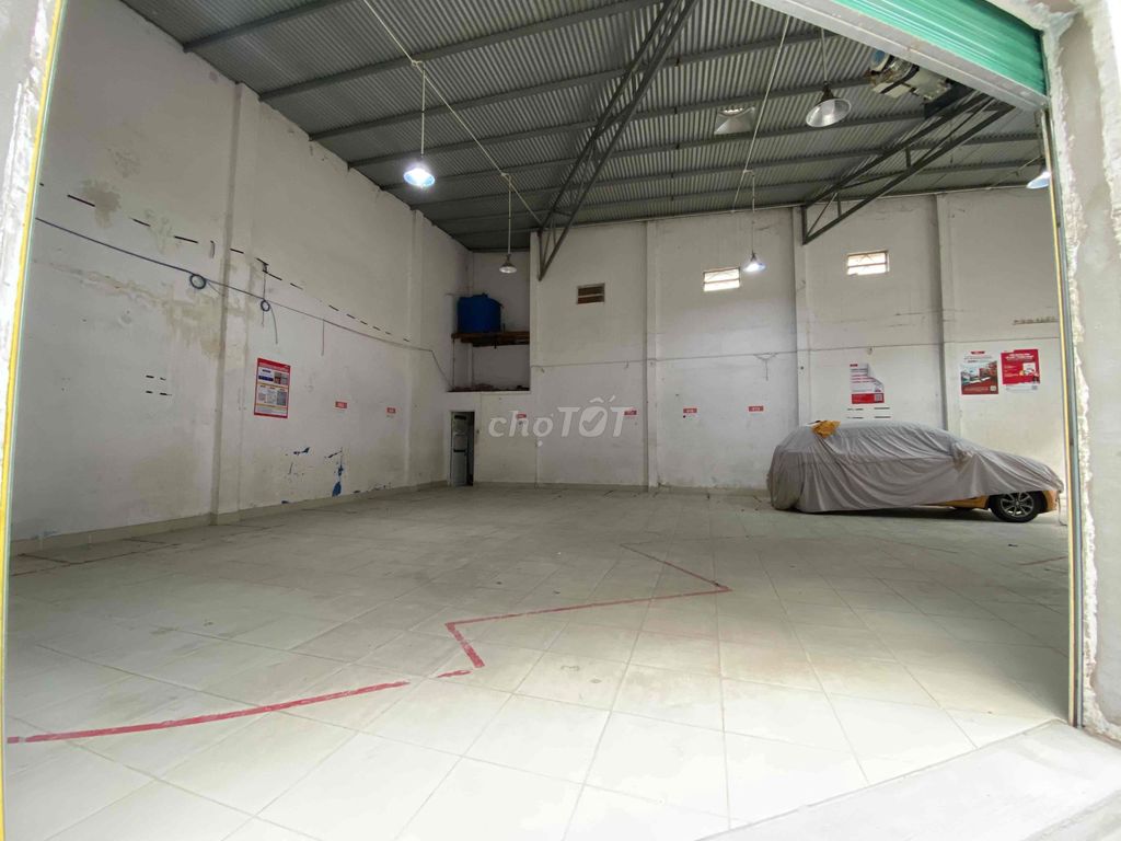 The angle of both alleys 8 m Tân Hương 122 meters for 15 million