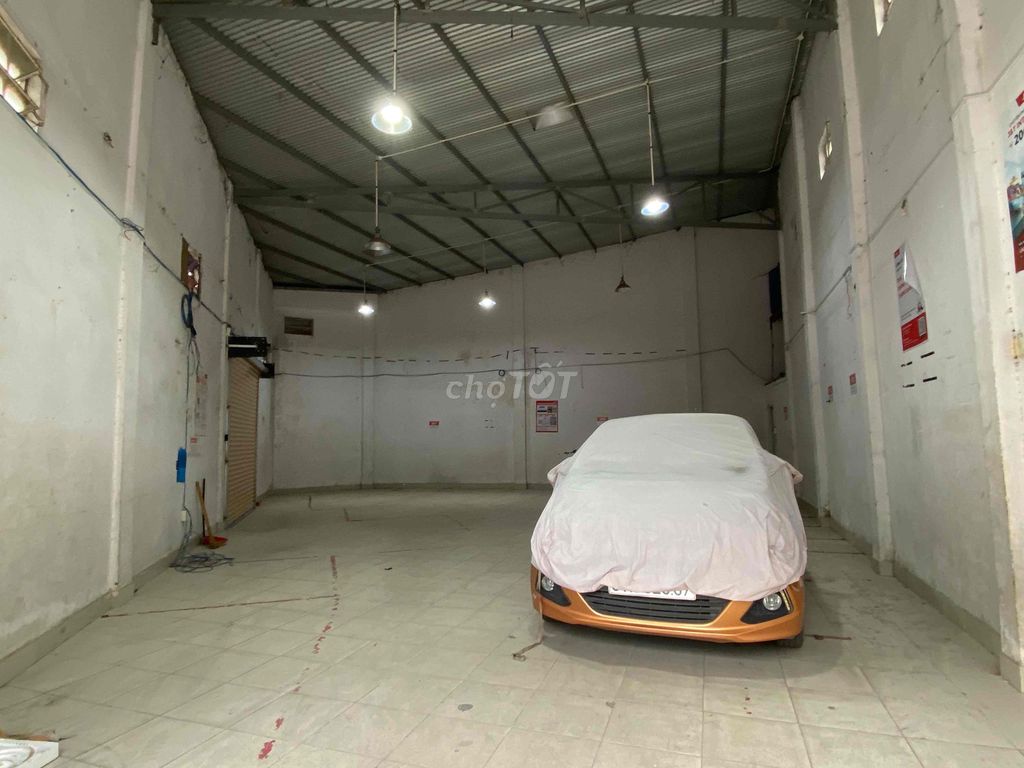 The angle of both alleys 8 m Tân Hương 122 meters for 15 million
