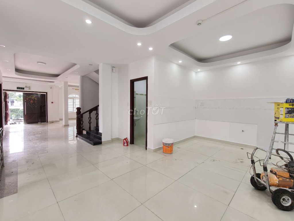 Rent a two-sided mansion.