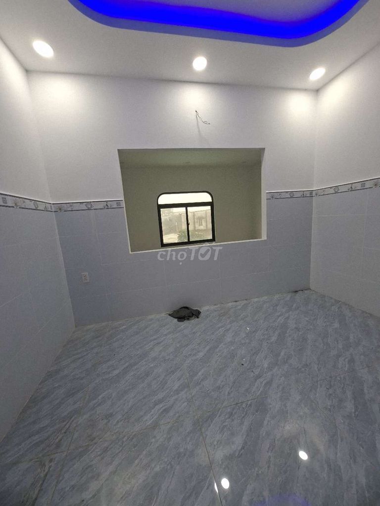 Tx 25 house. Three bedroom. Two toilets. Eight million.