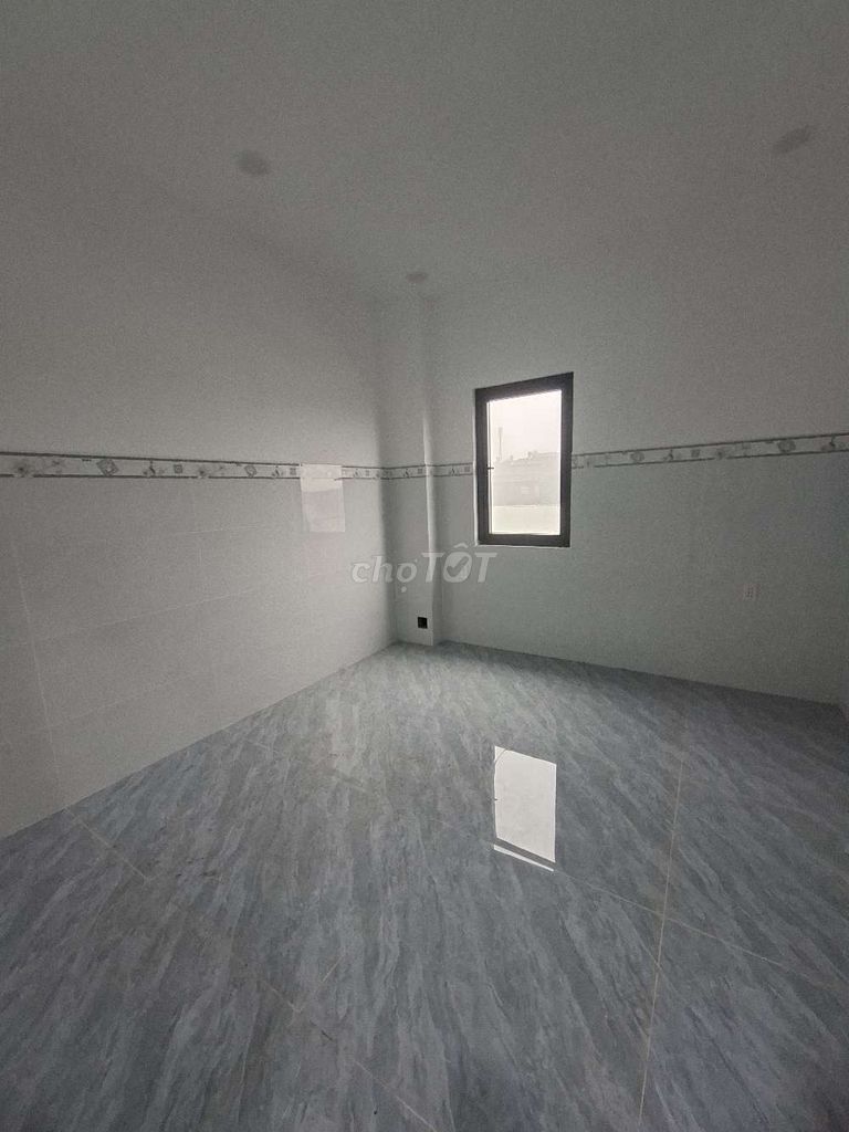 Tx 25 house. Three bedroom. Two toilets. Eight million.