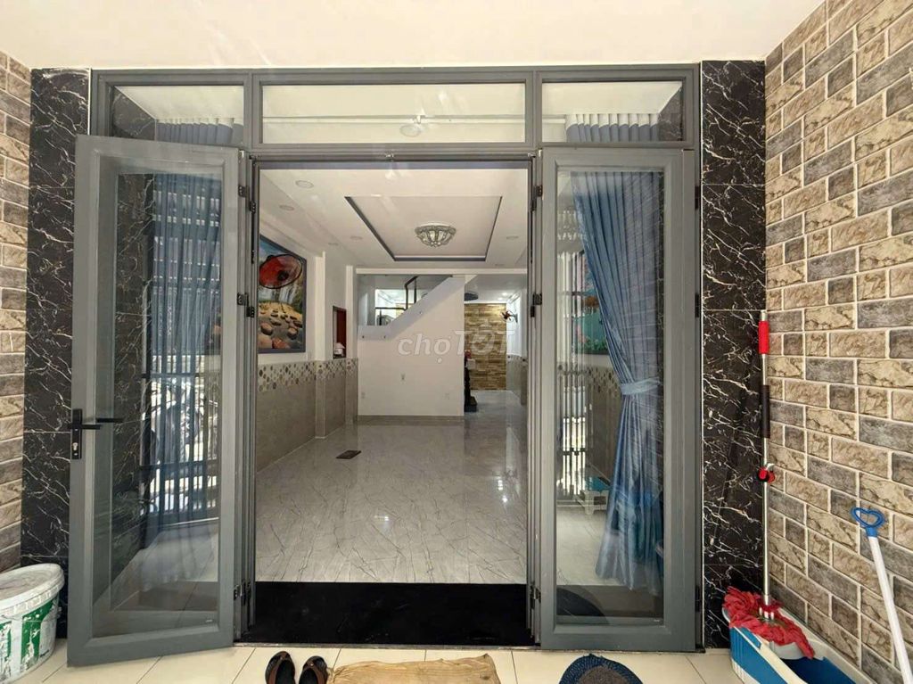 Rent Miếu Bình Đông for his essay-- 12 million to four bedrooms-- the alley.