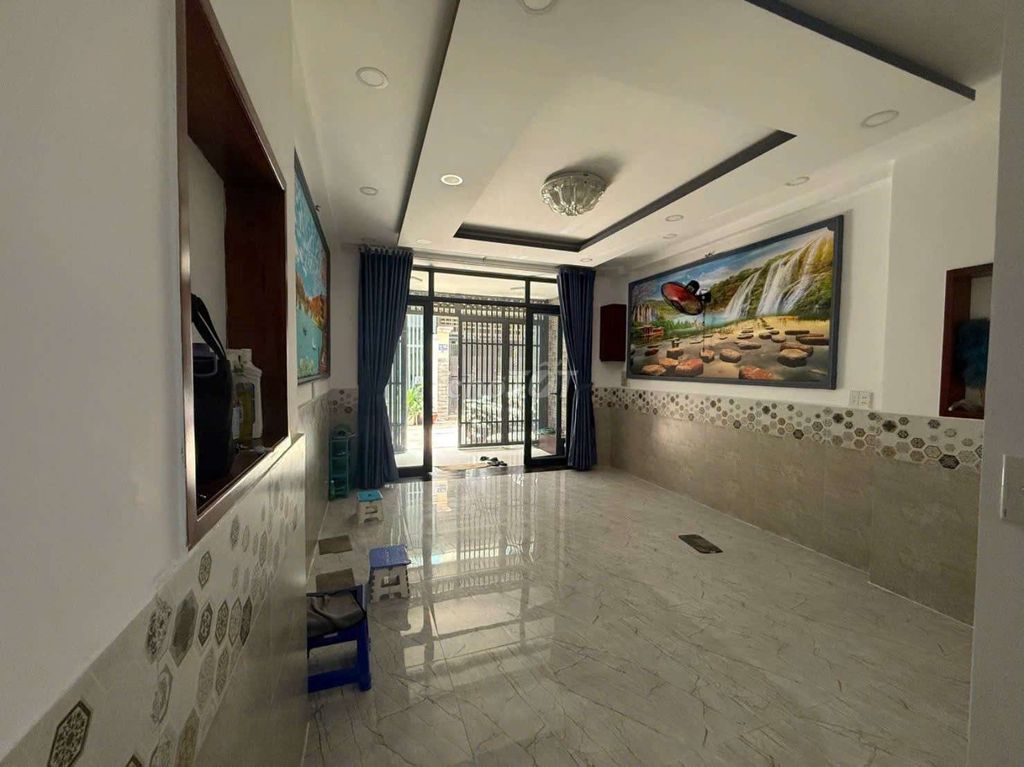 Rent Miếu Bình Đông for his essay-- 12 million to four bedrooms-- the alley.
