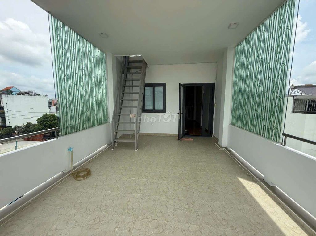 Rent Miếu Bình Đông for his essay-- 12 million to four bedrooms-- the alley.