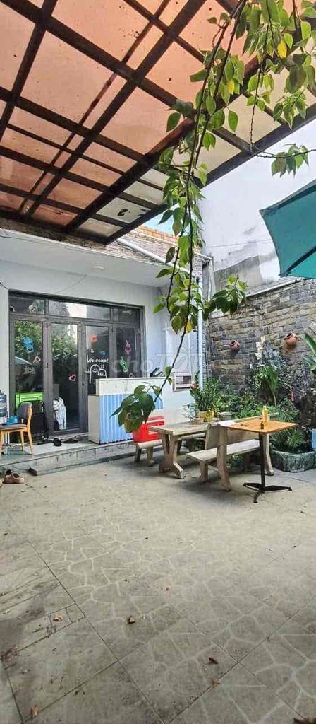 102/4 longtext alleys (4 x30 M) 3 bedrooms with courtyards