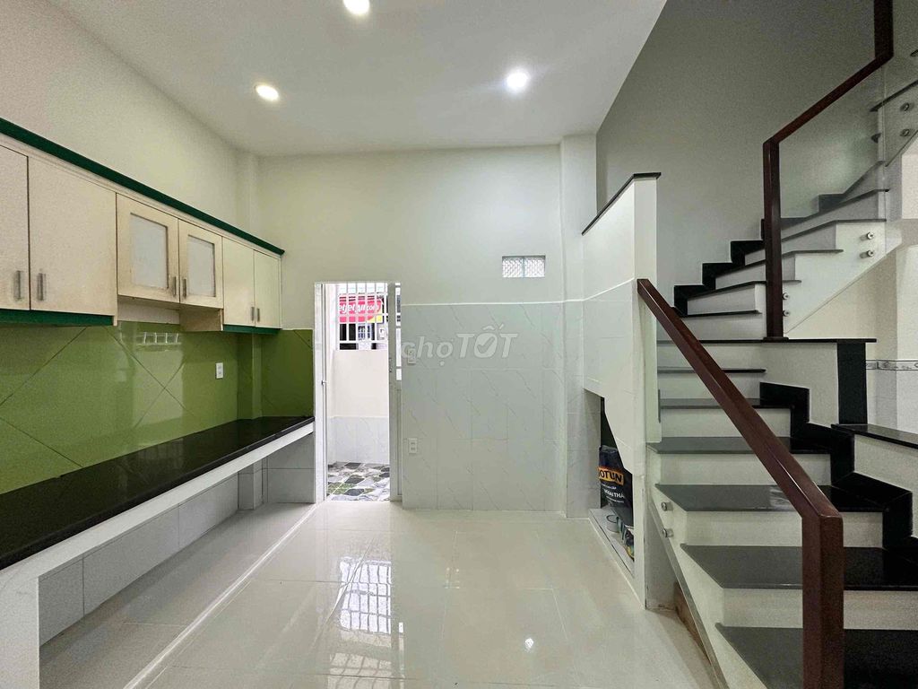 Rent refrigerator 41 District 12 area 60 meters at 9 million a month in an alley
